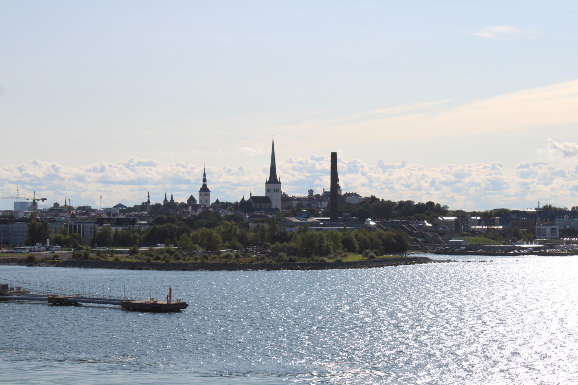 Blick auf Tallinn von der Ostsee aus