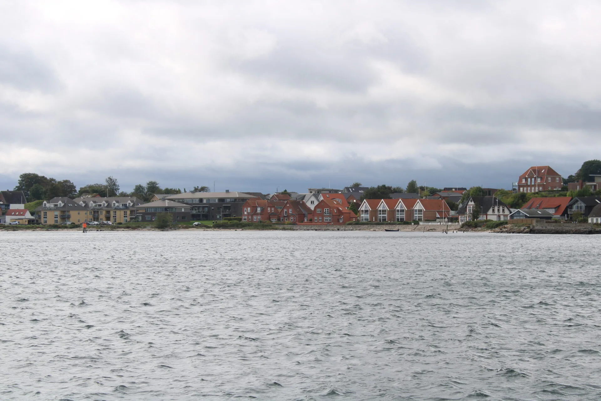 Blick auf das Wasser vom Schloss Sonderburg aus